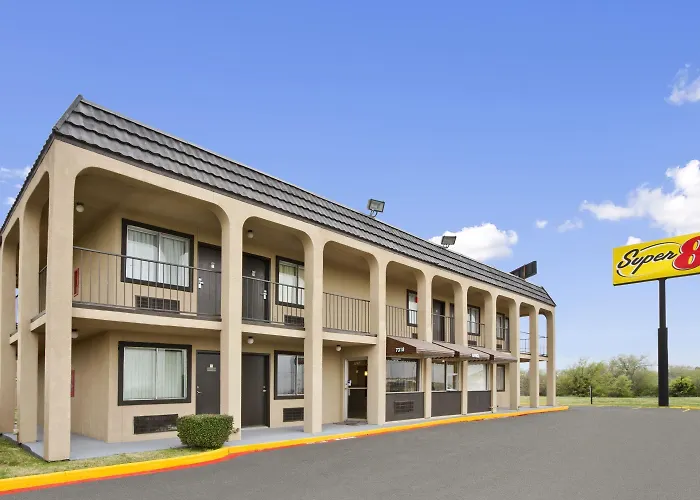 Motel: Super 8 By Wyndham Fort Worth Tx